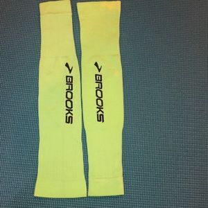 brooks arm sleeves